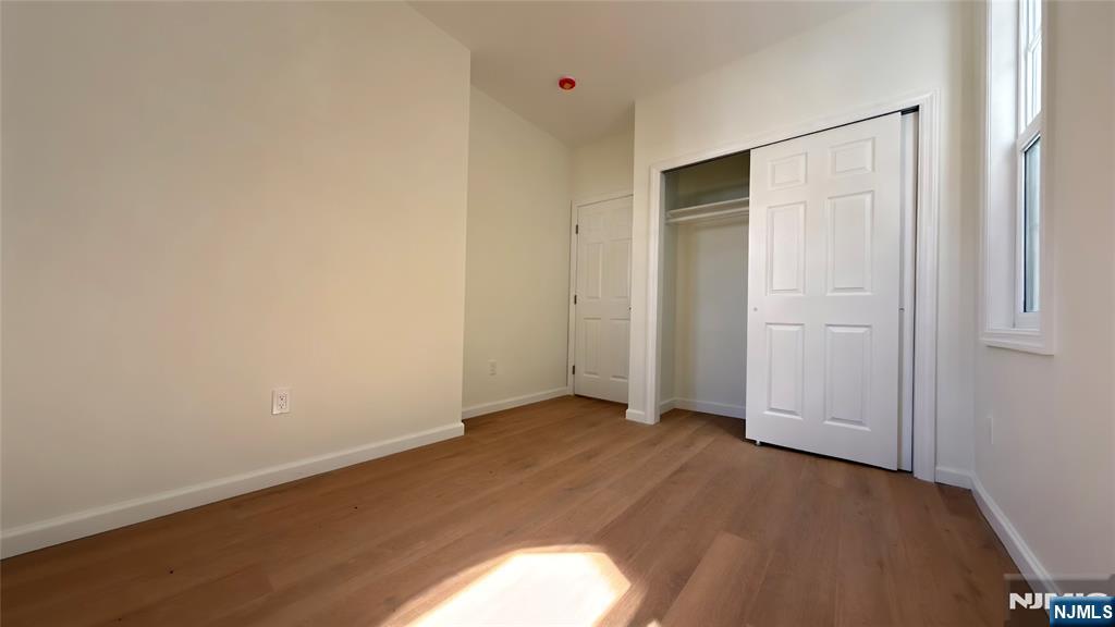 346-348 Woodside Avenue Property Photo 10