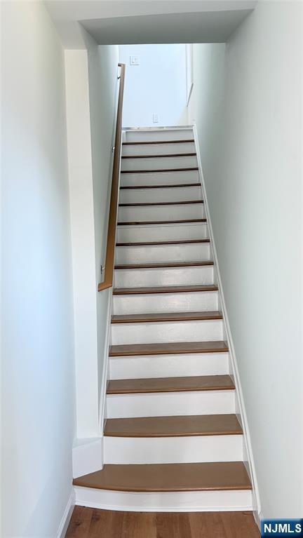 346-348 Woodside Avenue Property Photo 12