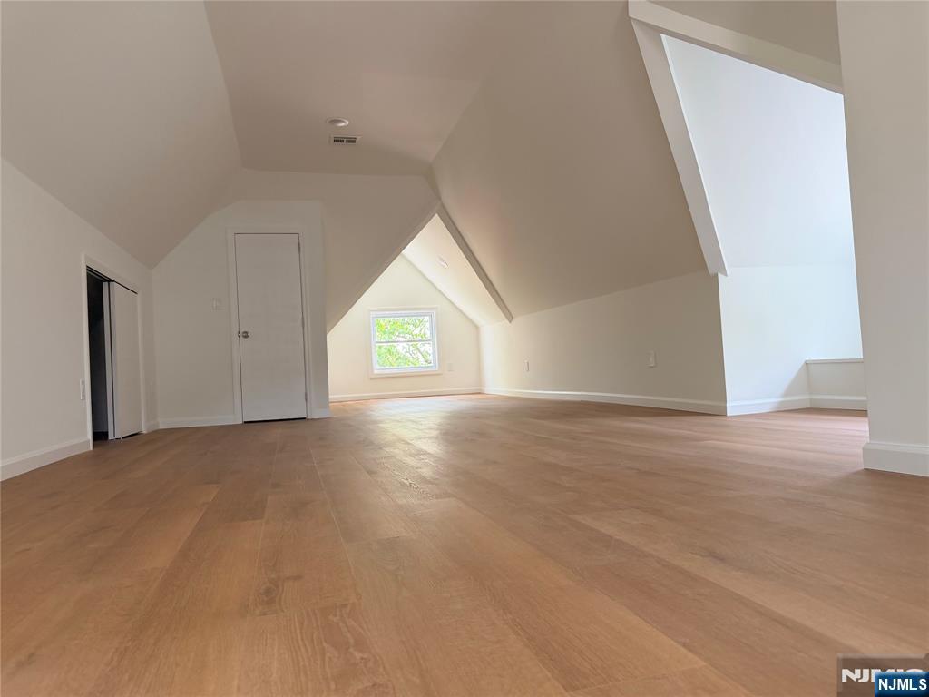 346-348 Woodside Avenue Property Photo 15