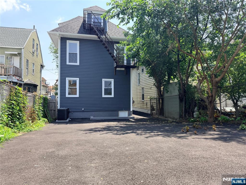 346-348 Woodside Avenue Property Photo 21
