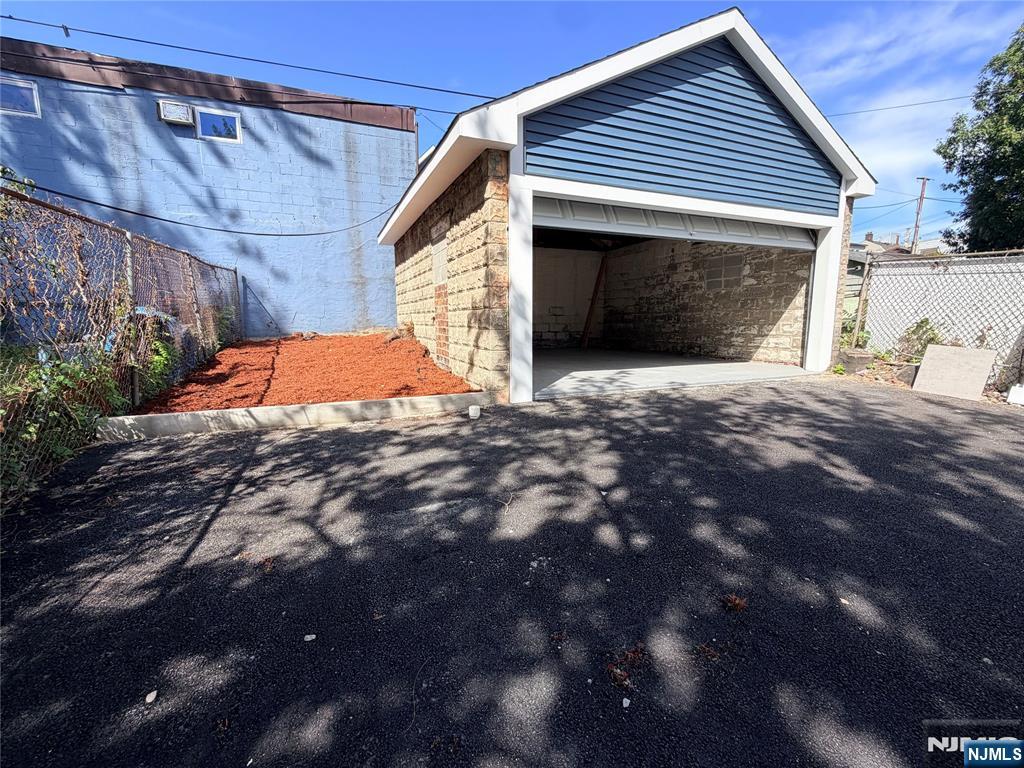 346-348 Woodside Avenue Property Photo 22