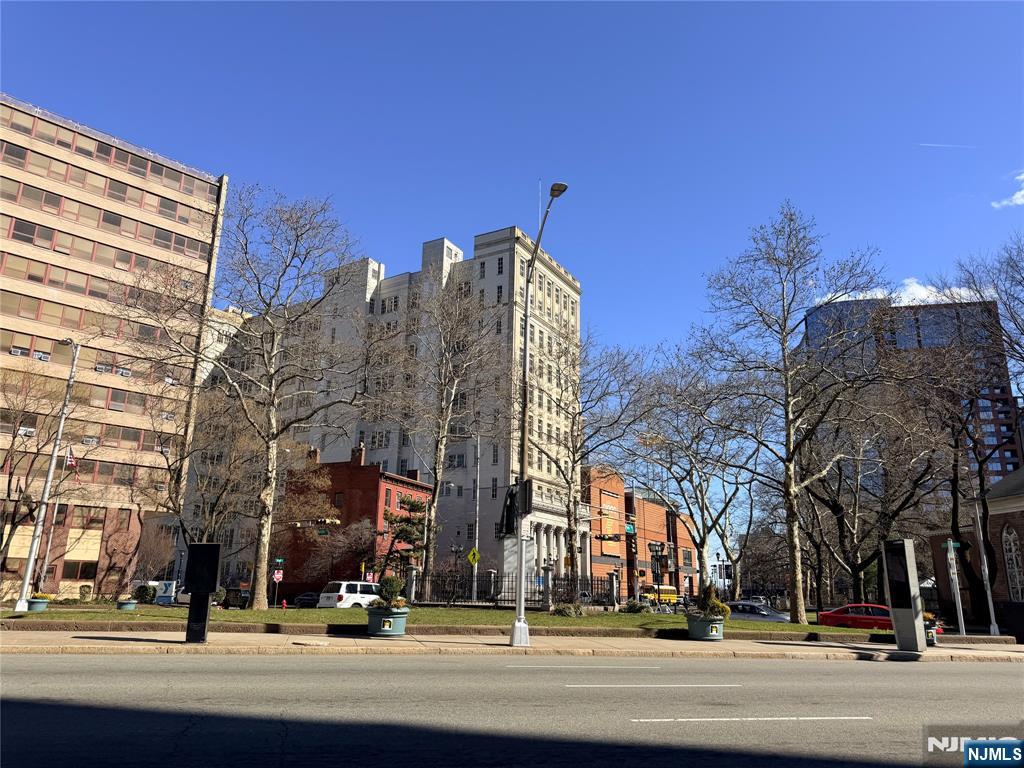 346-348 Woodside Avenue Property Photo 27