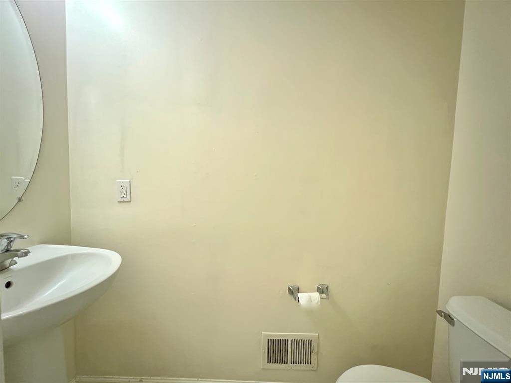 6 Mcmartin Court Property Photo 8