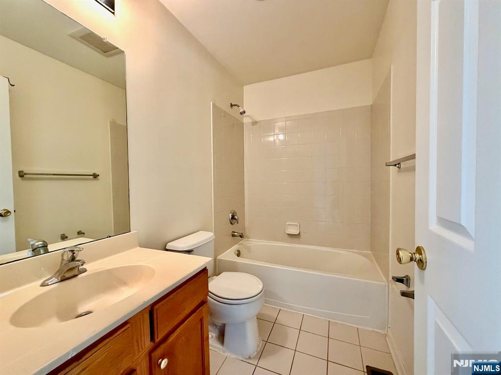 6 Mcmartin Court Property Photo 9