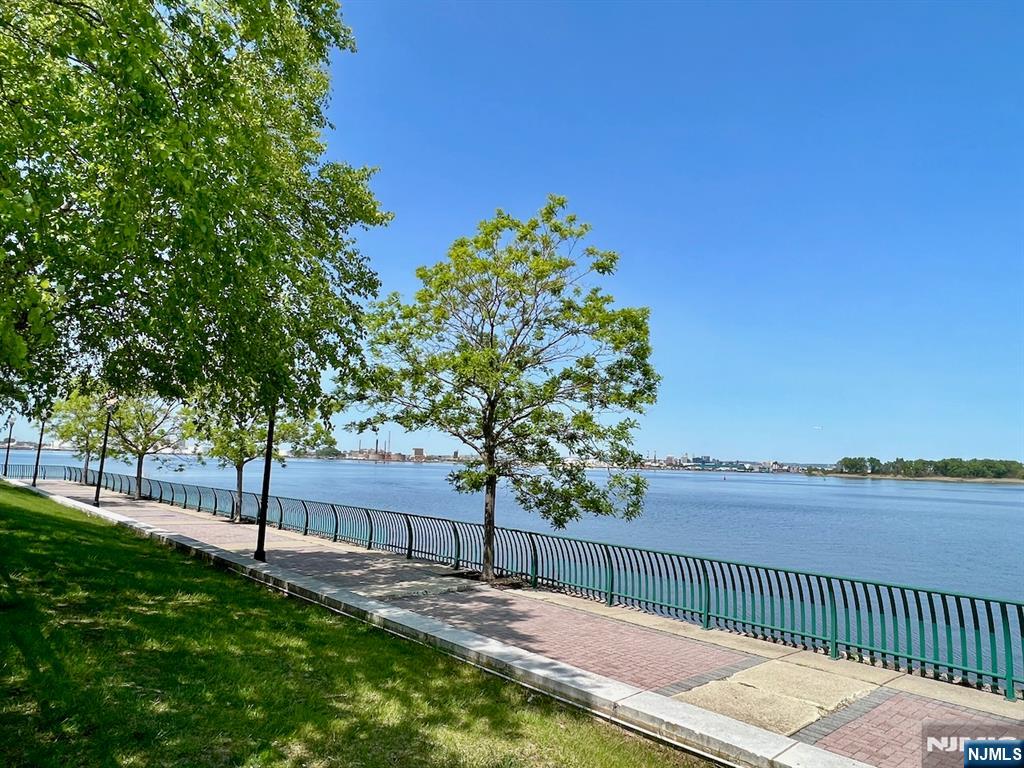 6 Mcmartin Court Property Photo 17