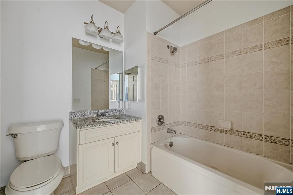 7400 River Road 217 Property Photo 6
