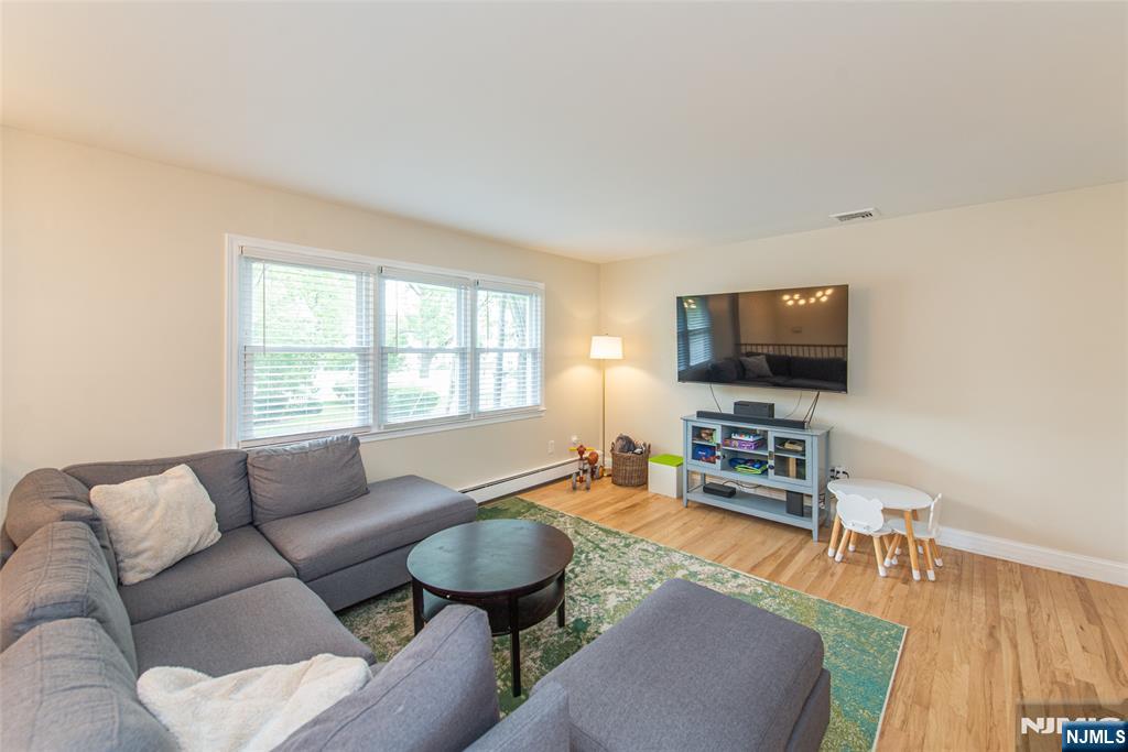 401 E Plane Street Property Photo 11