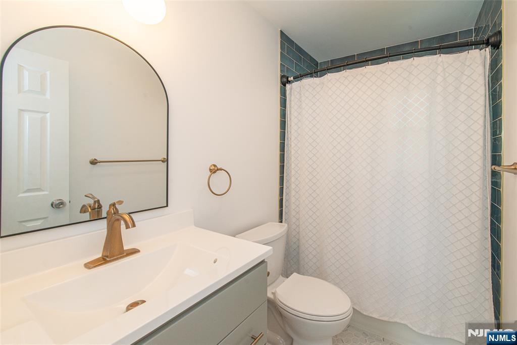 401 E Plane Street Property Photo 16