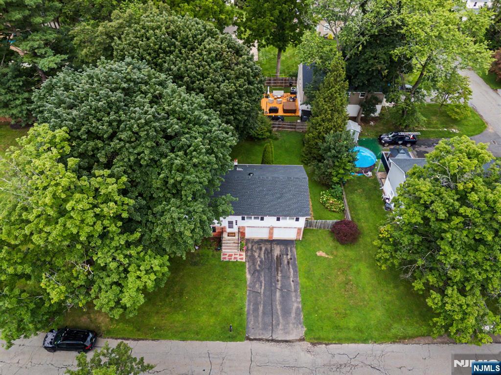 401 E Plane Street Property Photo 30