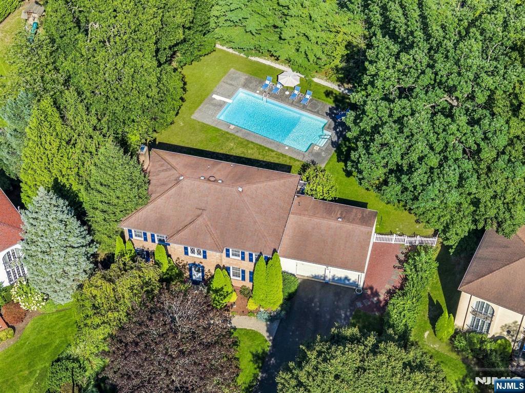 19 Thornhill Drive Property Photo 1