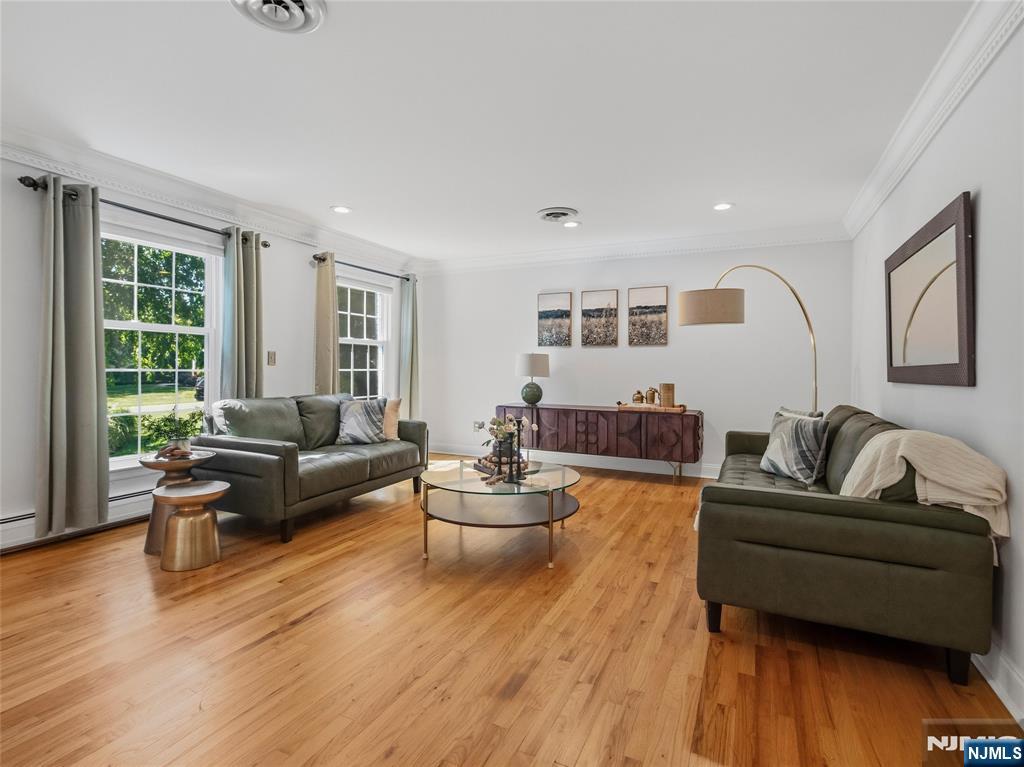 19 Thornhill Drive Property Photo 3