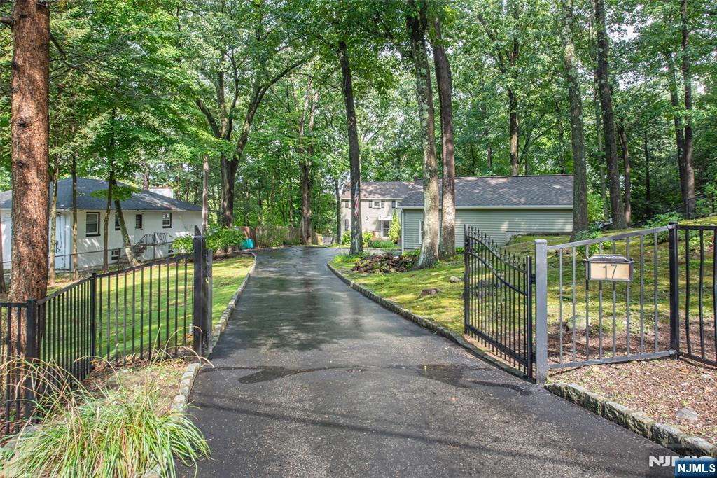 17 Highland Road Property Photo 5