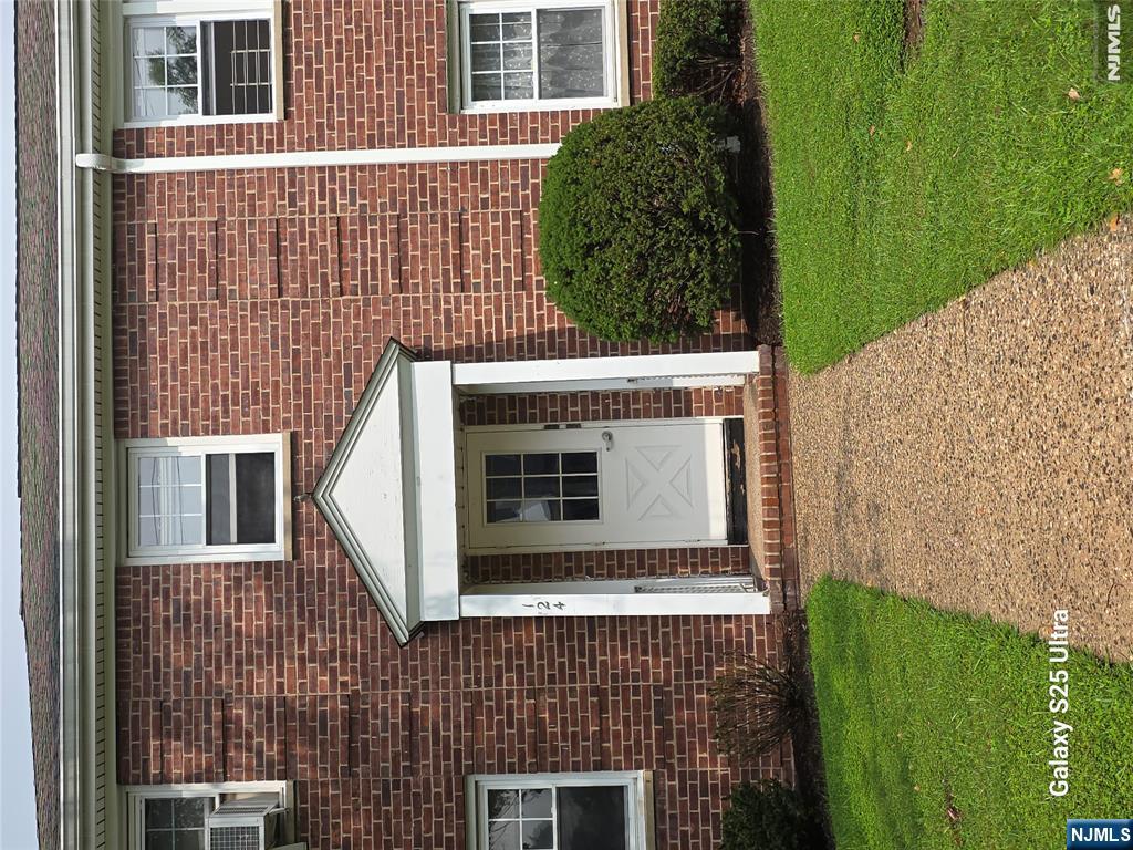 124 Reservoir Avenue 2b Property Photo 2