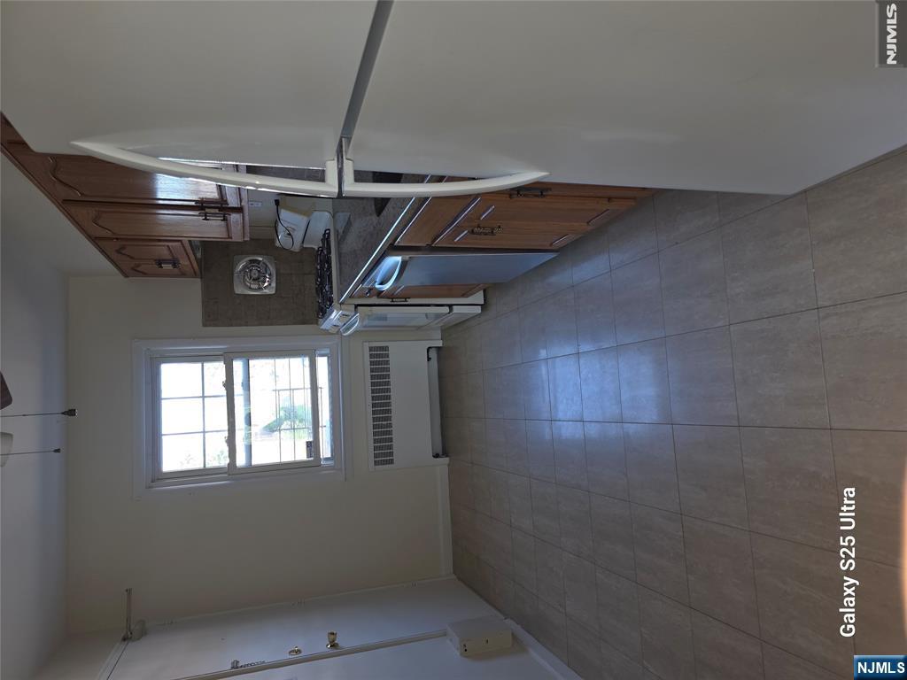 124 Reservoir Avenue 2b Property Photo 4