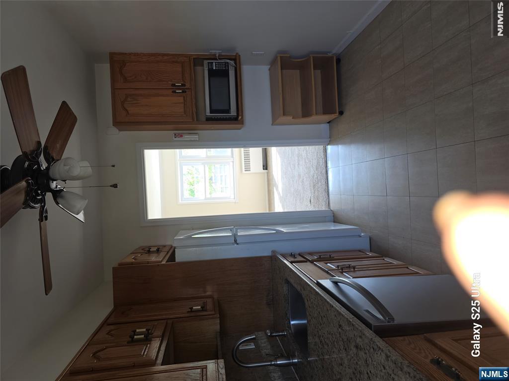 124 Reservoir Avenue 2b Property Photo 5