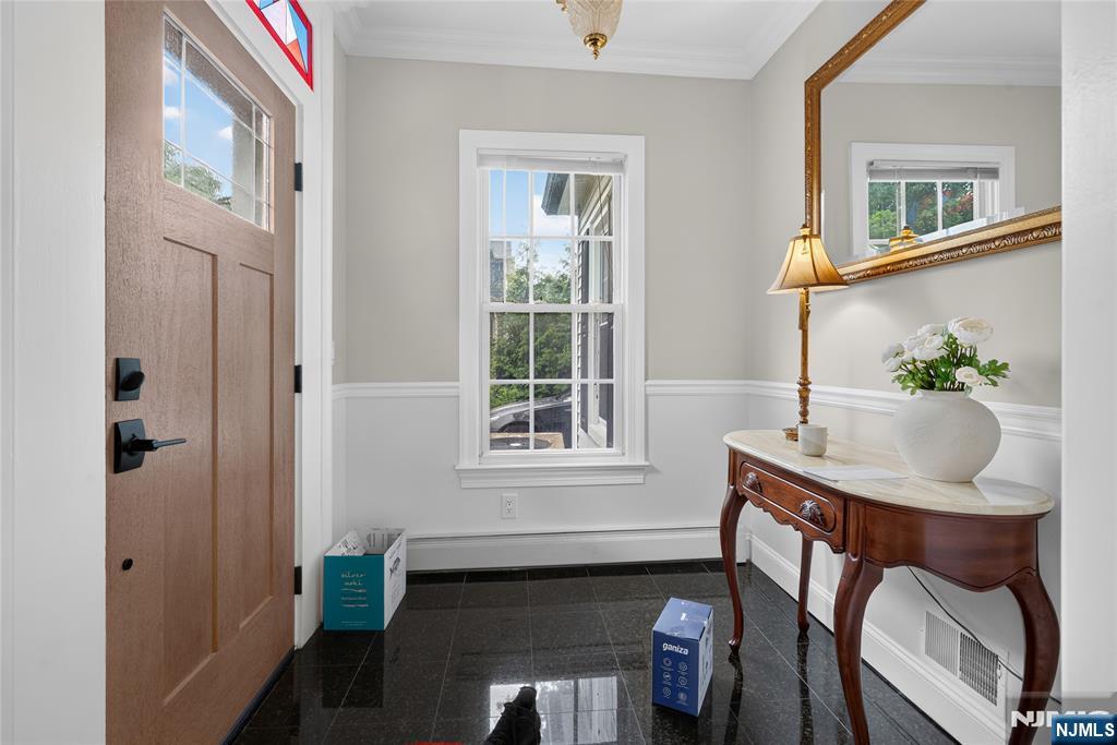 415 Lincoln Avenue Property Photo 4