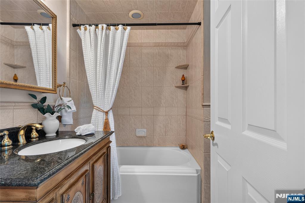 415 Lincoln Avenue Property Photo 11