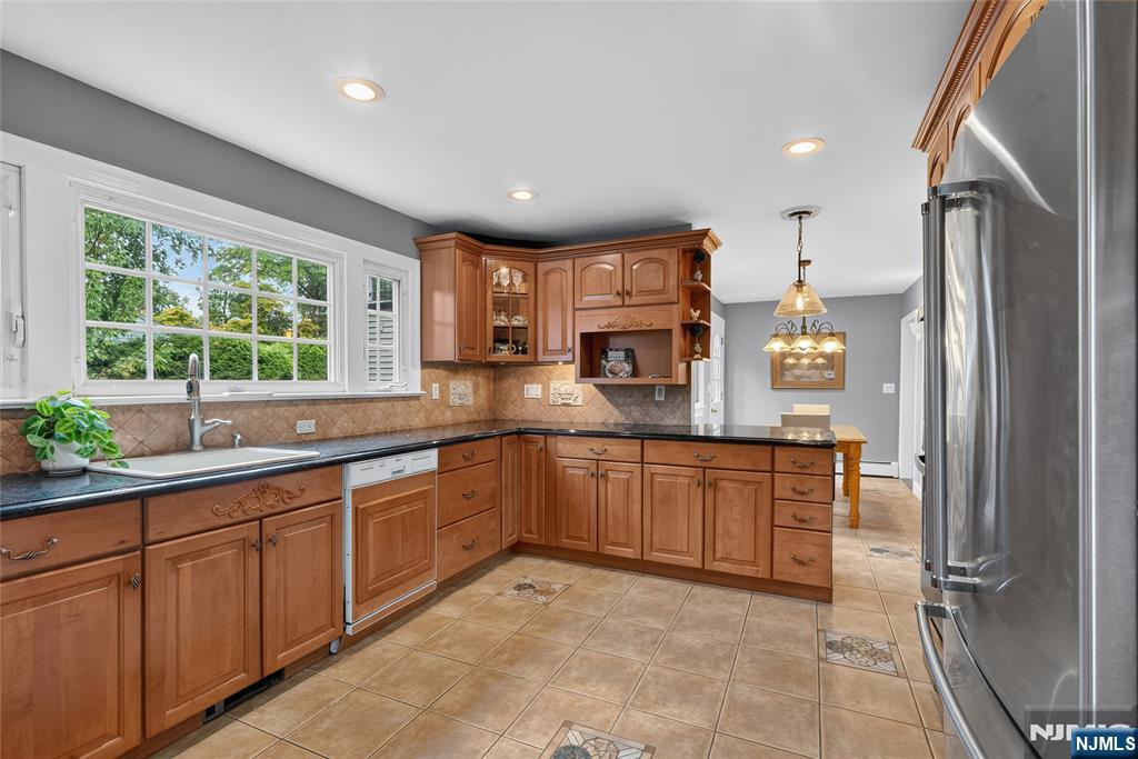 415 Lincoln Avenue Property Photo 23