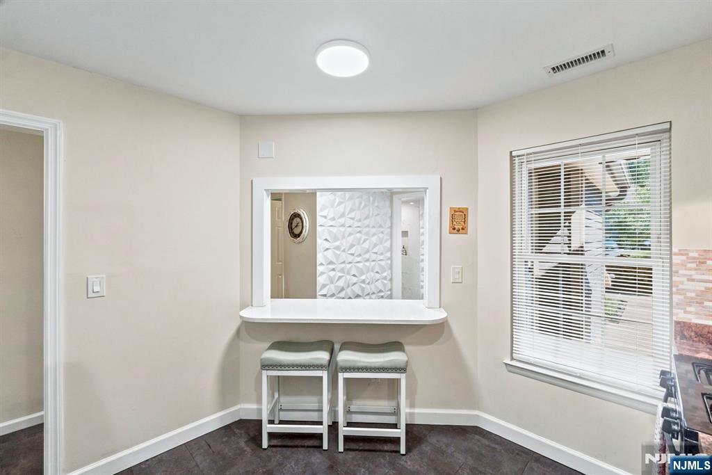 5c New Bedford Road Property Photo 10