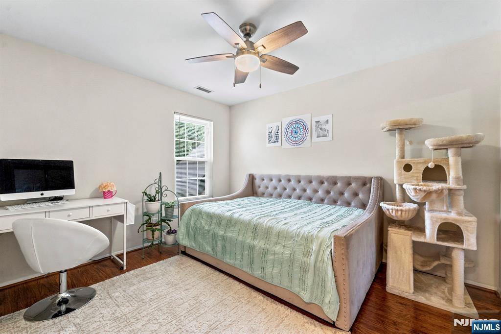 5c New Bedford Road Property Photo 24