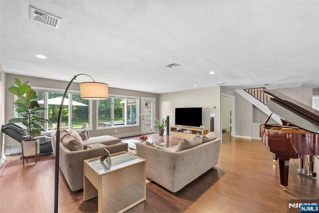 926 Norgate Drive Property Photo 1
