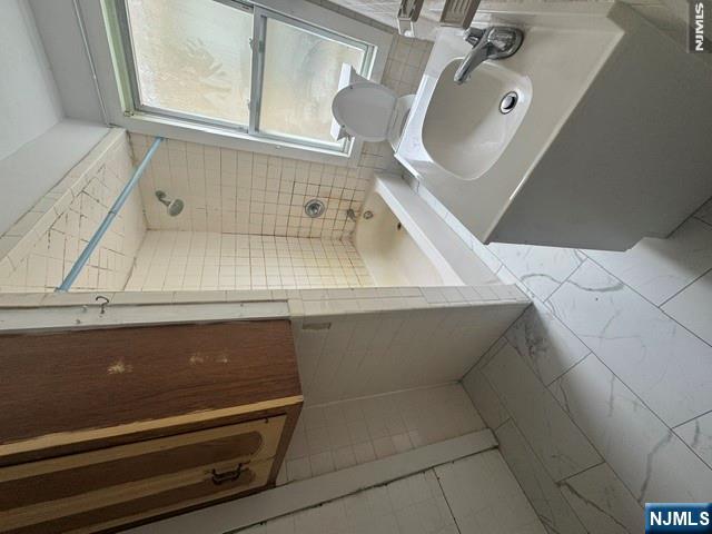 345 Harrison Street Property Photo 8