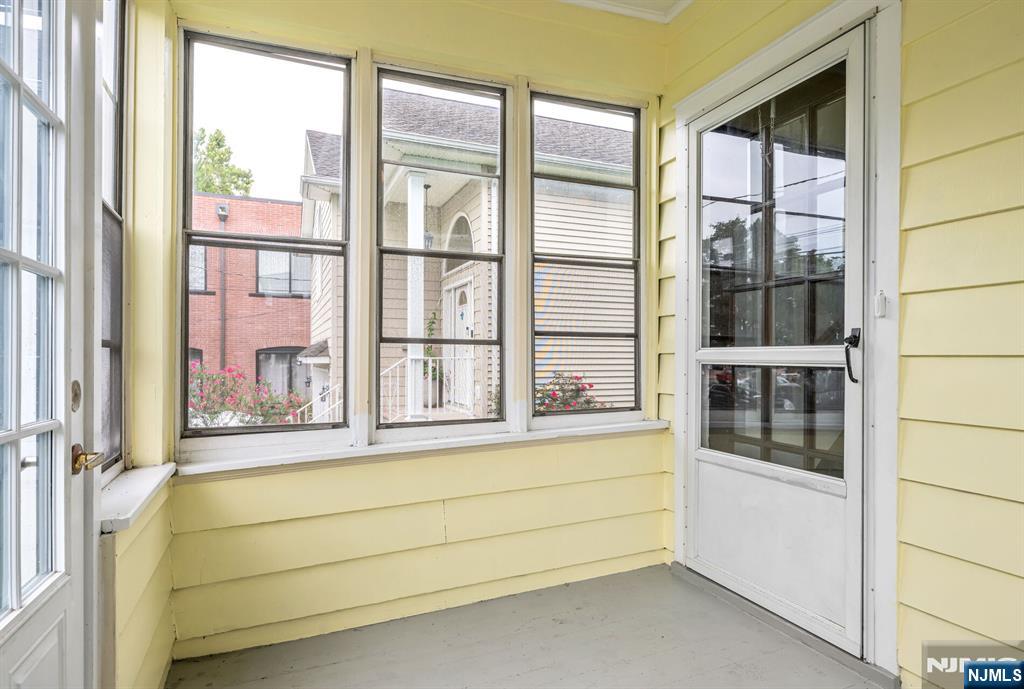 18 Unit 2 Lincoln Avenue 2 Property Photo 3