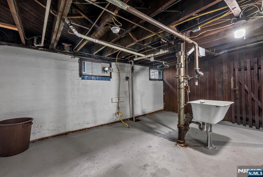 18 Unit 2 Lincoln Avenue 2 Property Photo 20