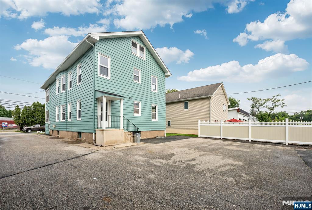 18 Unit 2 Lincoln Avenue 2 Property Photo 23