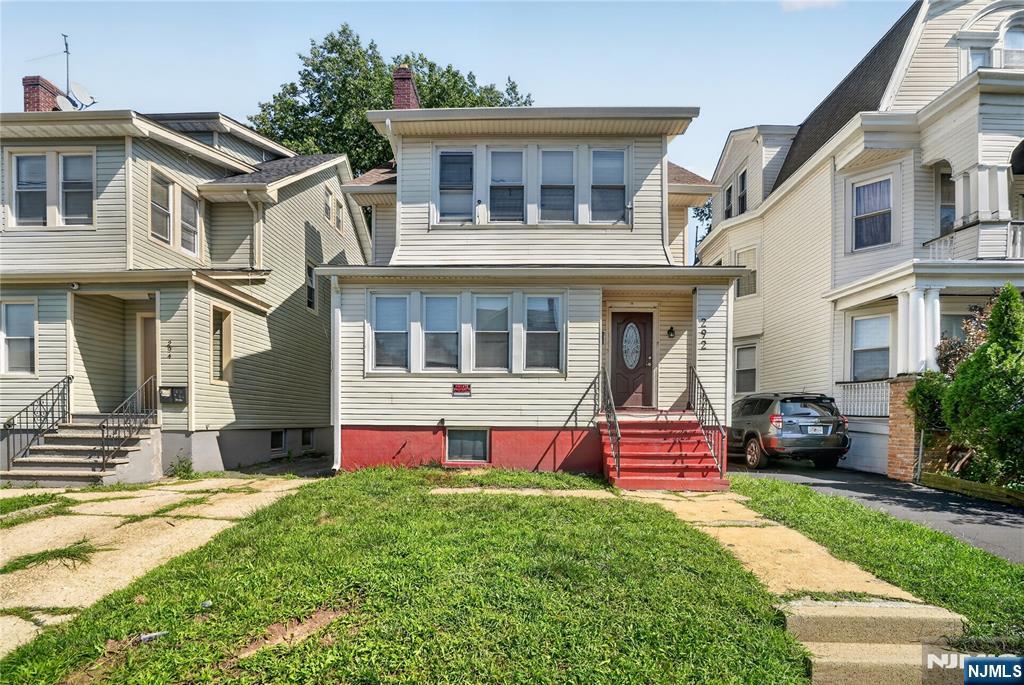 292 Maple Avenue Property Photo 1