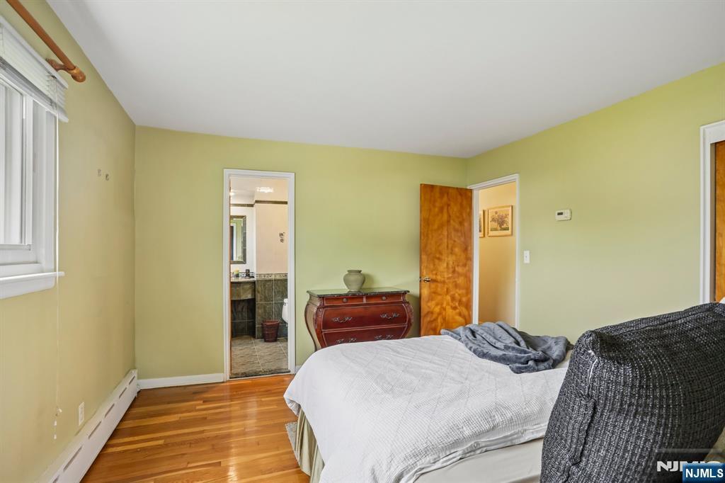 145 Sutton Place Property Photo 14