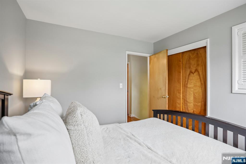 145 Sutton Place Property Photo 18