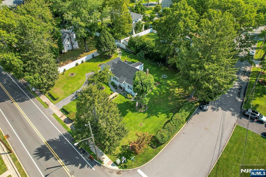 10 Knickerbocker Road Property Photo 1