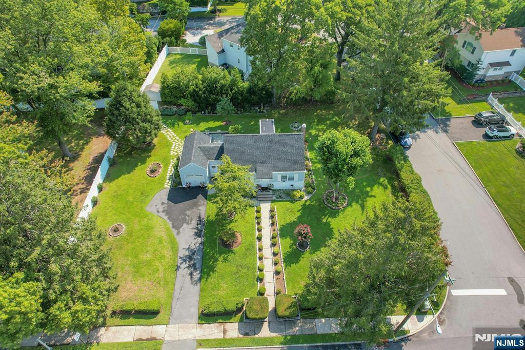 10 Knickerbocker Road Property Photo 2