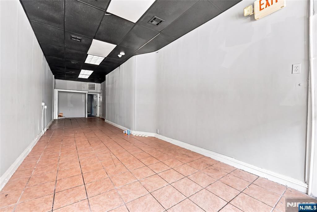 913 Summit Avenue Property Photo 7
