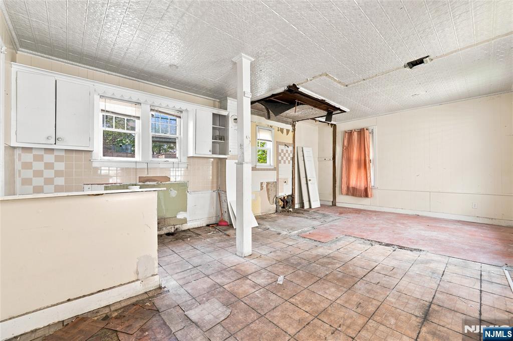 913 Summit Avenue Property Photo 22