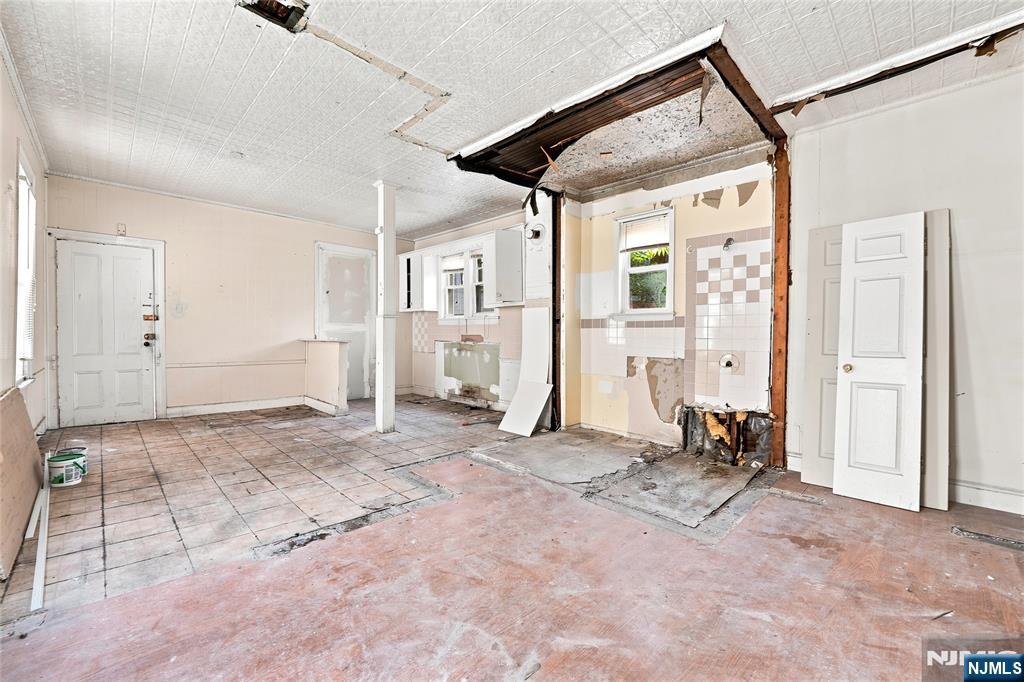 913 Summit Avenue Property Photo 23