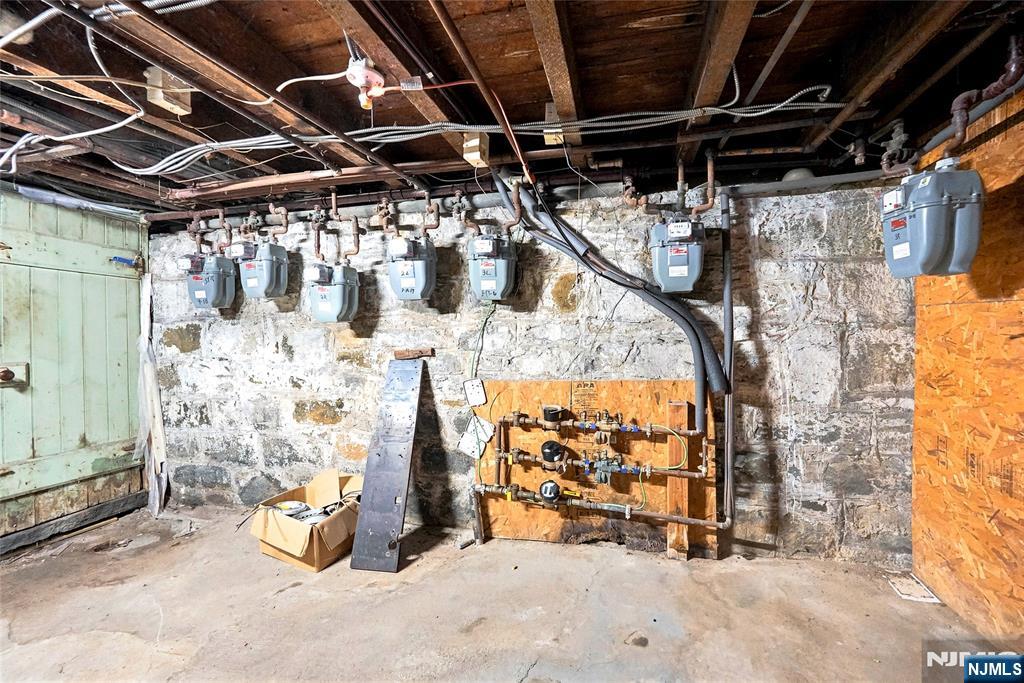 913 Summit Avenue Property Photo 26