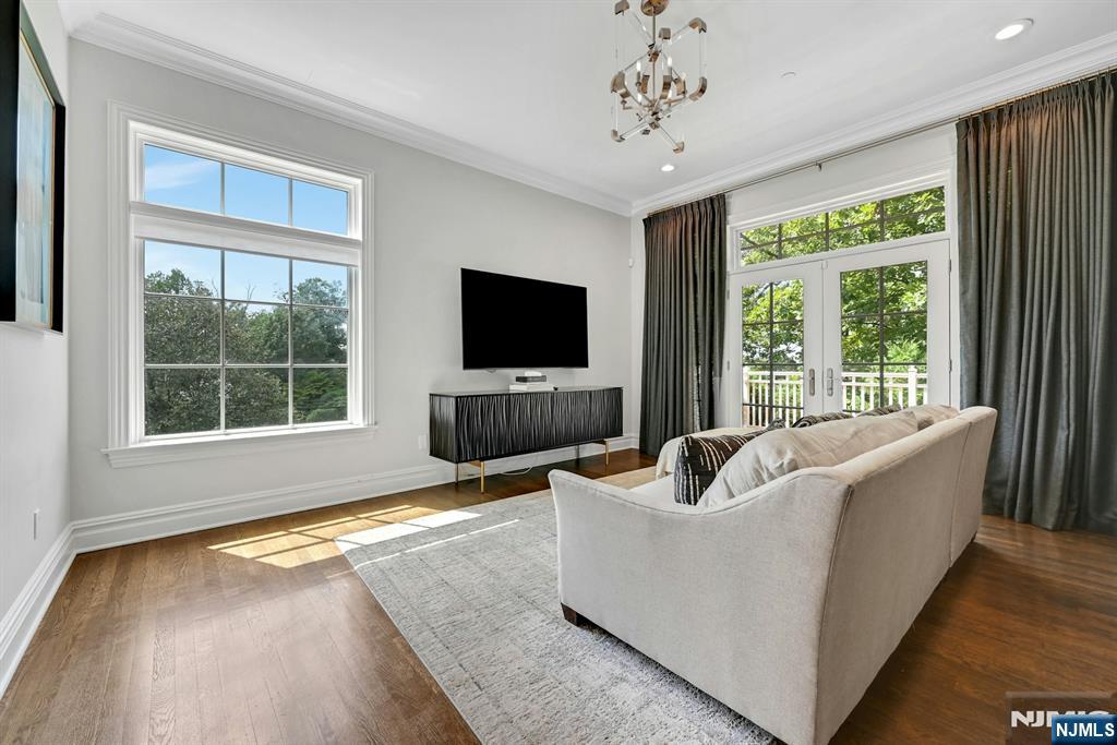 100 Heights Lane Property Photo 18