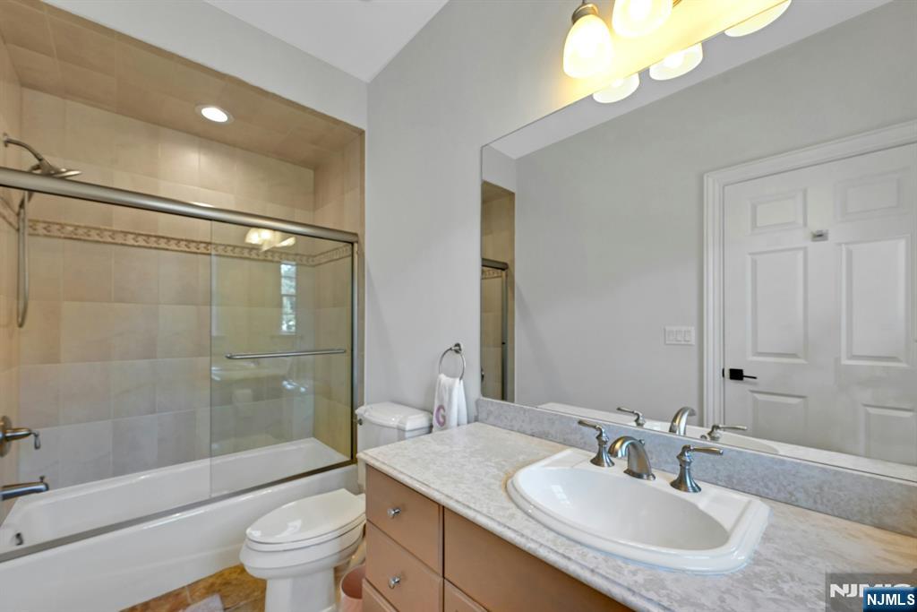 100 Heights Lane Property Photo 32