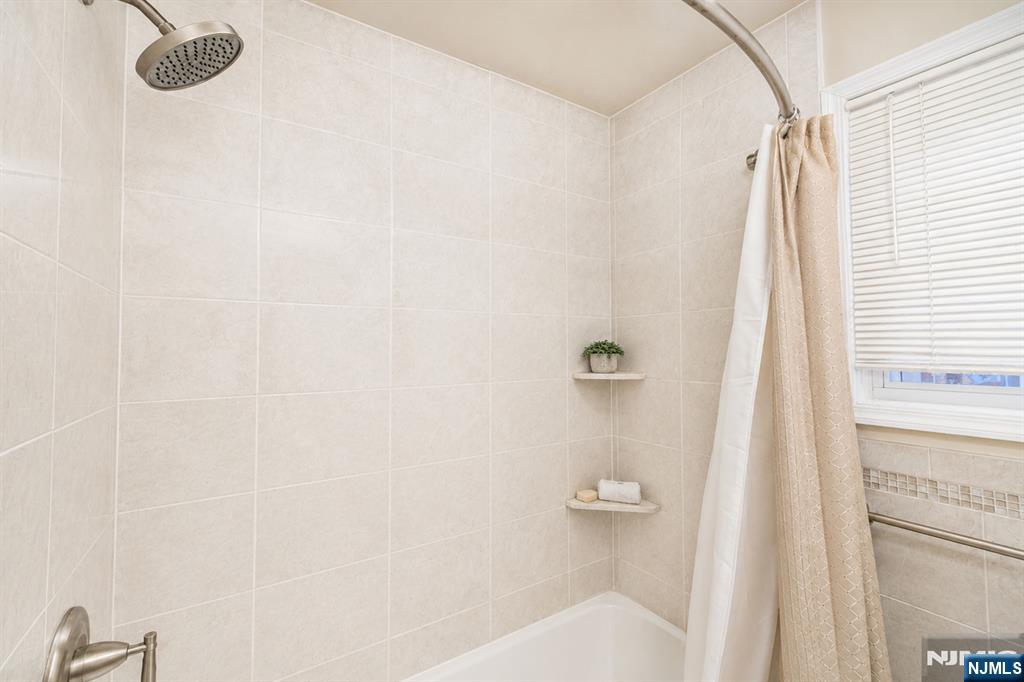 2 Cottage Place 4 Property Photo 12