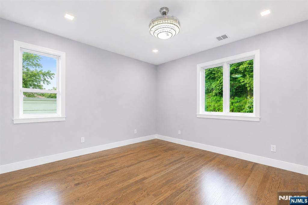 506 Undercliff Avenue Property Photo 20