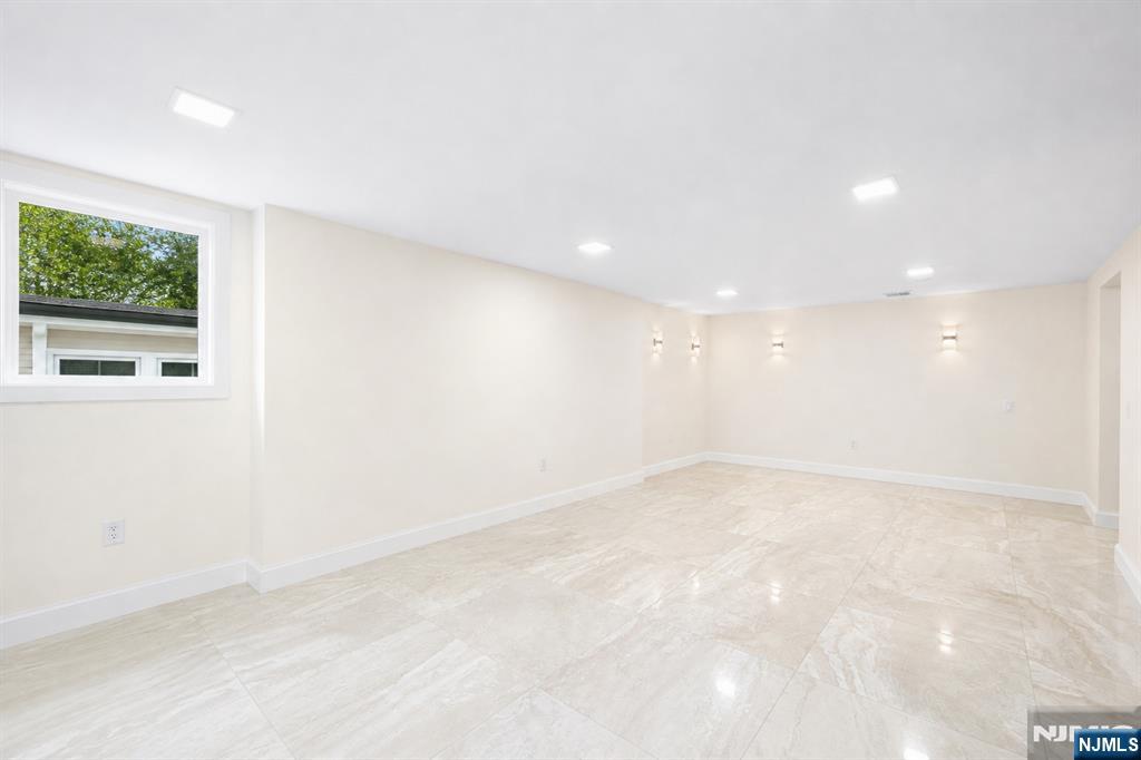 506 Undercliff Avenue Property Photo 31