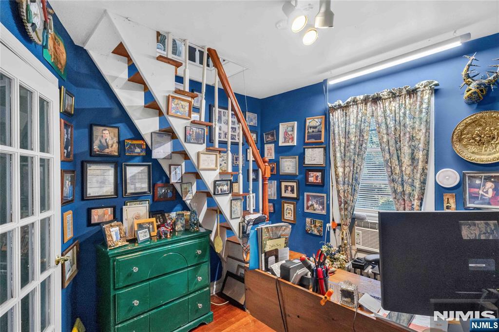 12 Maple Street Property Photo 16