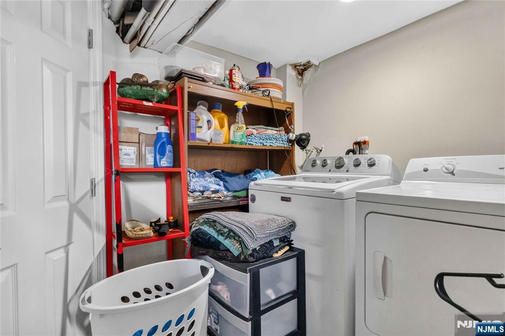 12 Maple Street Property Photo 23