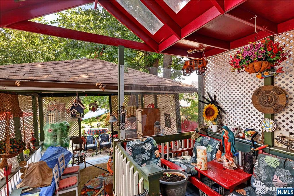 12 Maple Street Property Photo 29
