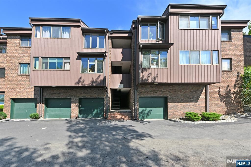 107 Indian Hollow Court 107 Property Photo 1