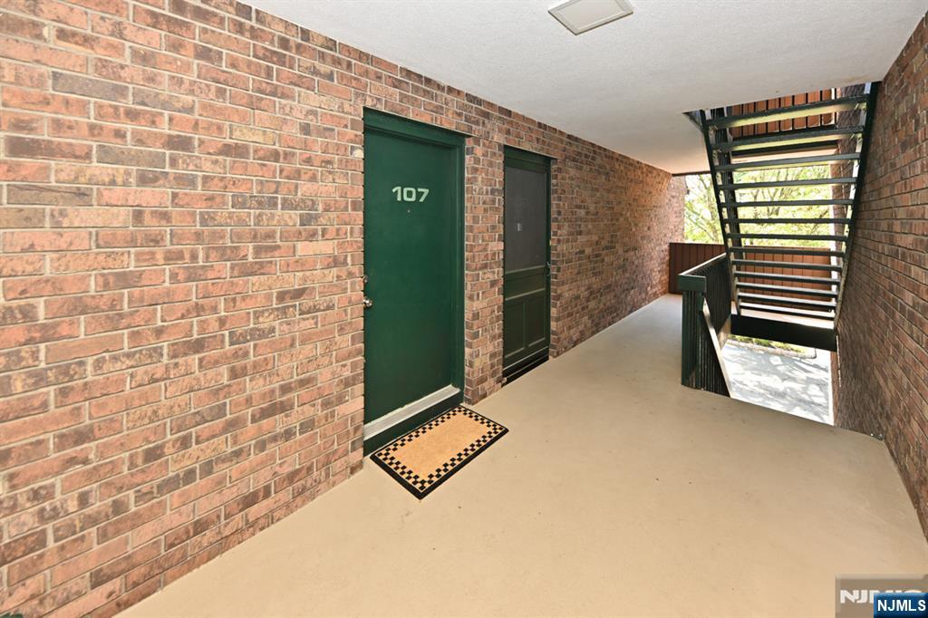 107 Indian Hollow Court 107 Property Photo 2