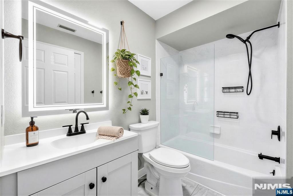 350 Cambridge Drive Property Photo 12