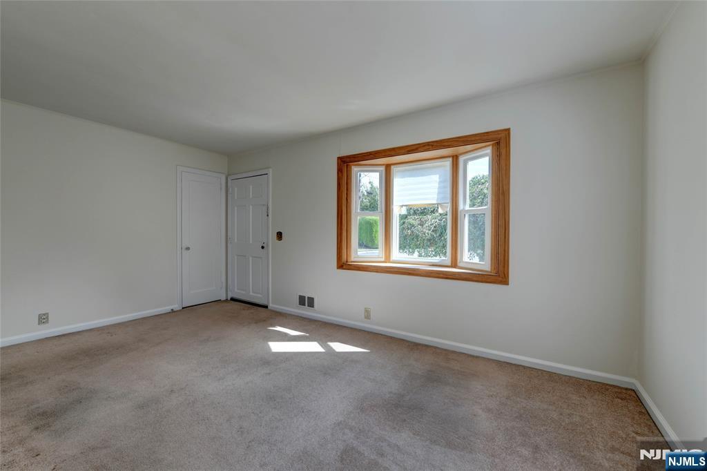 8 Tyler Court Property Photo 3